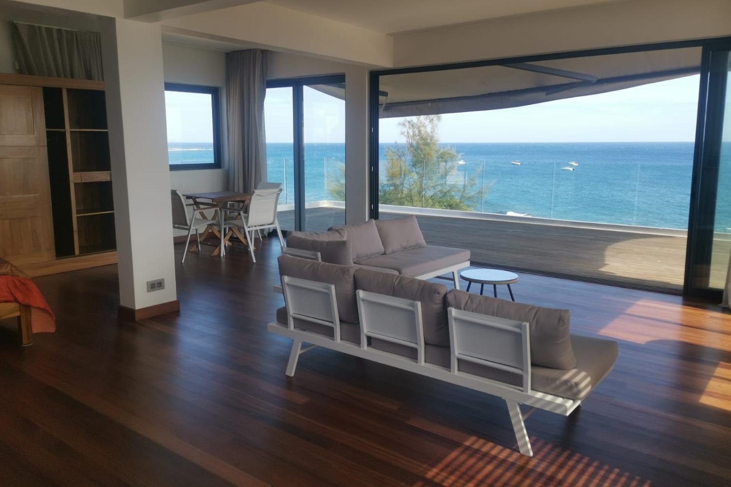 Apartamento Oceans Luxury Oceanfront Apart Sunset View With Pool Flic-en-Flacq Exterior foto