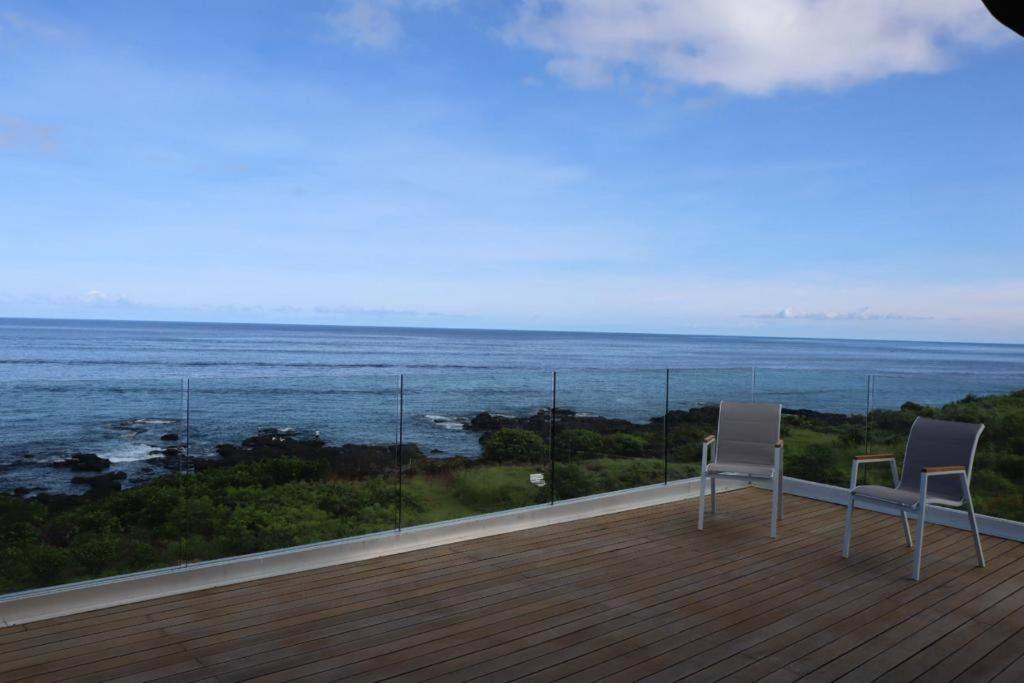 Apartamento Oceans Luxury Oceanfront Apart Sunset View With Pool Flic-en-Flacq Exterior foto