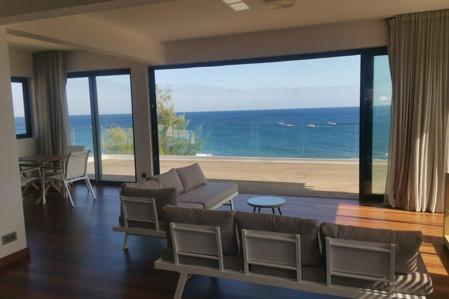 Apartamento Oceans Luxury Oceanfront Apart Sunset View With Pool Flic-en-Flacq Exterior foto