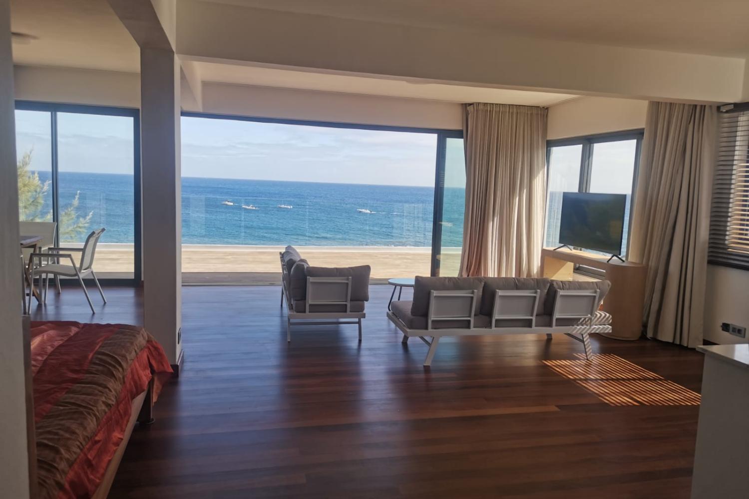 Apartamento Oceans Luxury Oceanfront Apart Sunset View With Pool Flic-en-Flacq Exterior foto